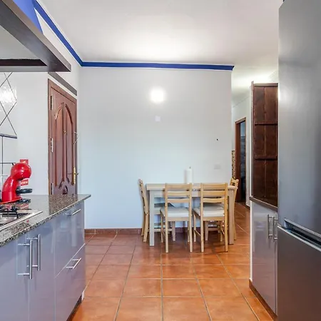 Hébergement de vacances Flatguest Faro De Sardina - 3 Bed - Coast - Wifi